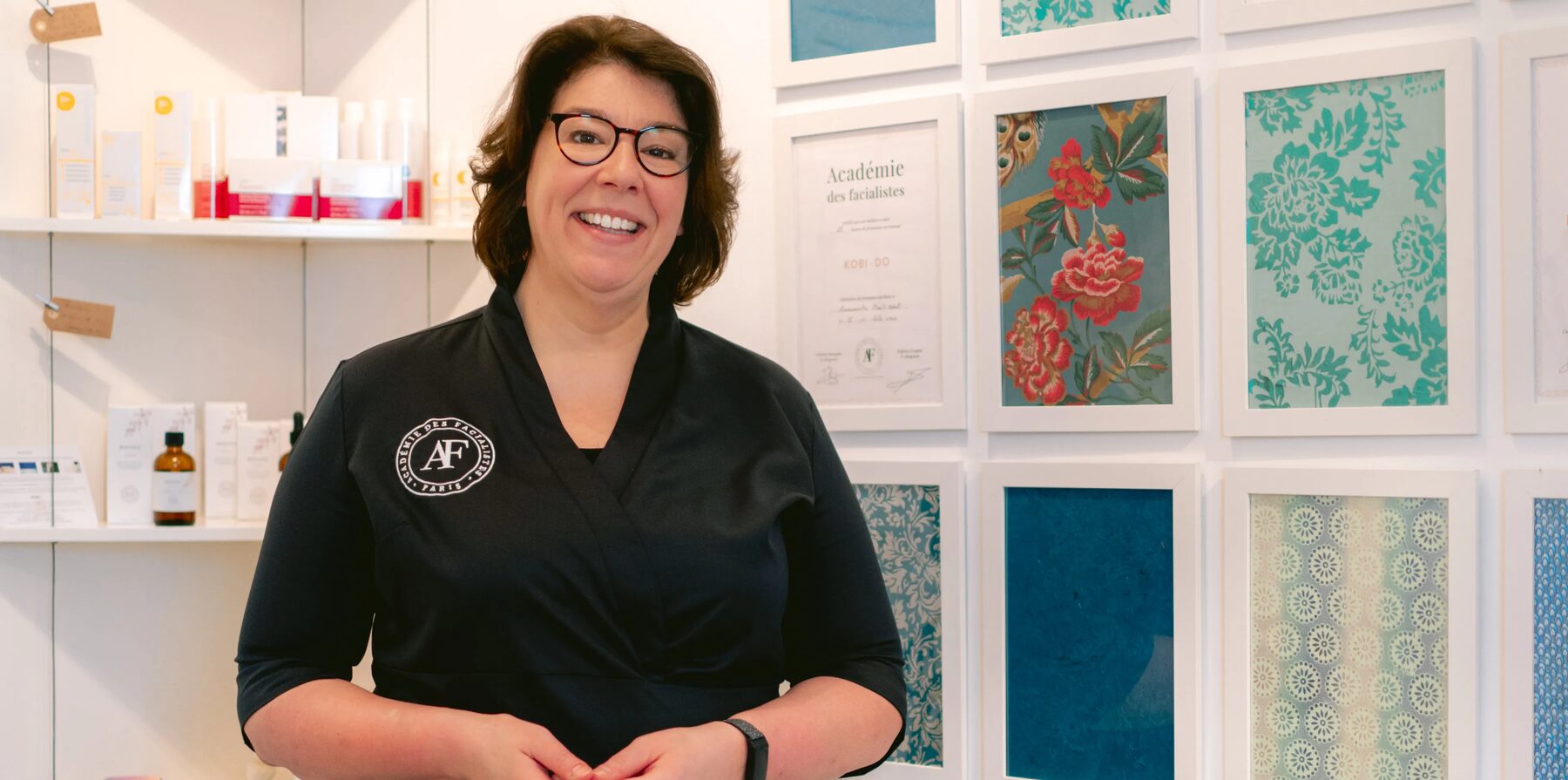 Annemiek in haar studio aan de Beulingstraat